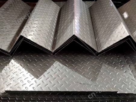 316不锈钢 花纹板 T型车间防滑板 压花板可加工定制